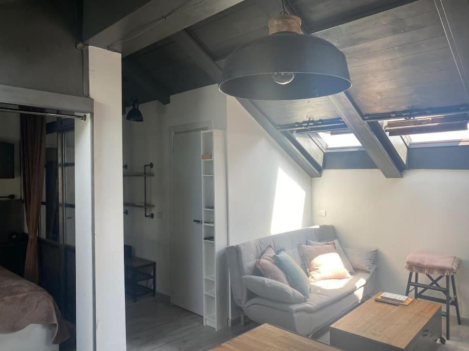 Industrial Cozy Loft Apartment Милано Екстериор снимка